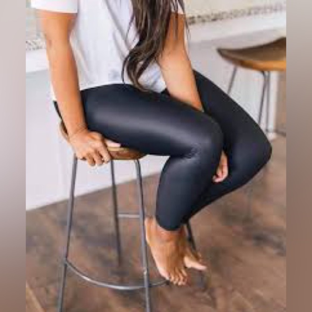 Zyia Black Metallic Light n Tight Hi-rise 28"